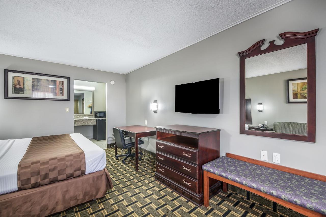 Americas Best Value Inn Arkadelphia Exterior photo