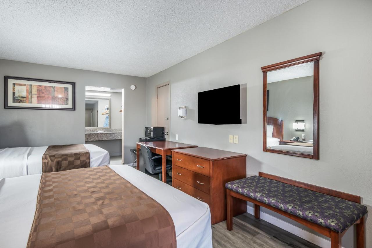 Americas Best Value Inn Arkadelphia Exterior photo