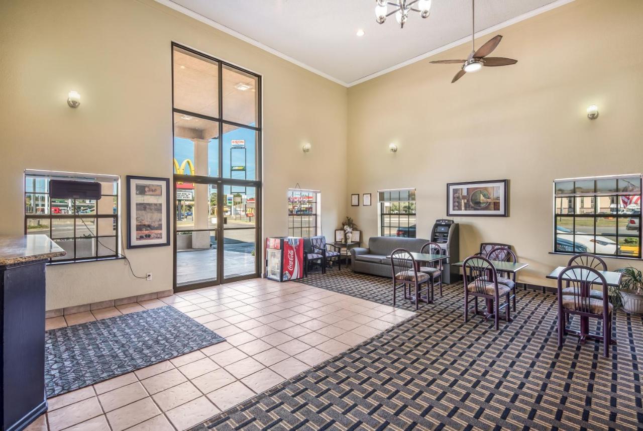 Americas Best Value Inn Arkadelphia Exterior photo