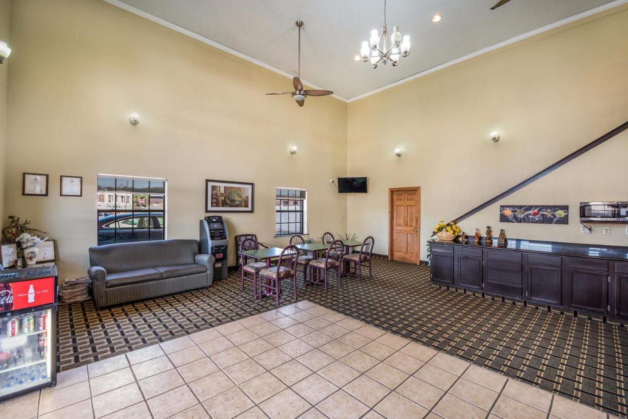 Americas Best Value Inn Arkadelphia Exterior photo