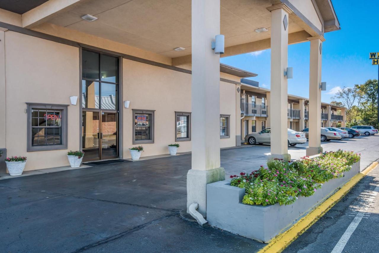 Americas Best Value Inn Arkadelphia Exterior photo