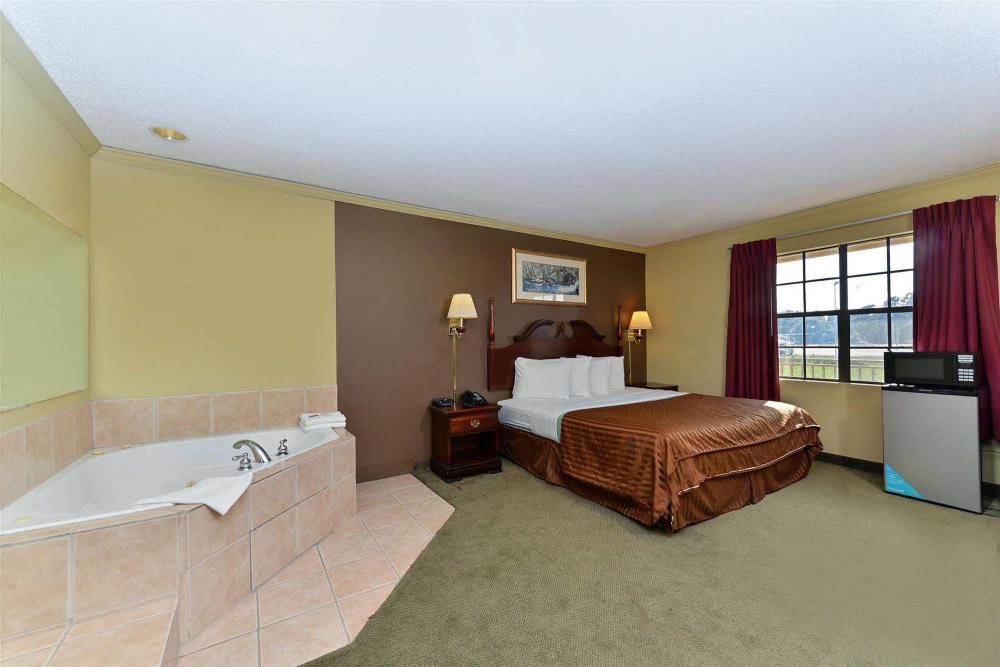 Americas Best Value Inn Arkadelphia Exterior photo