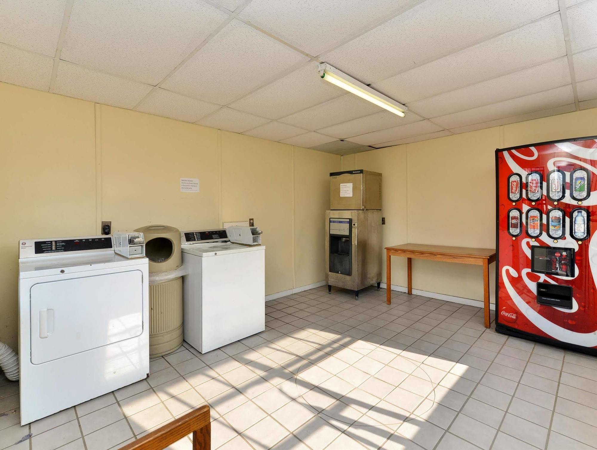 Americas Best Value Inn Arkadelphia Exterior photo